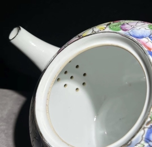 古玩陶瓷粉彩百花茶壺拍賣(mài)，當(dāng)前價(jià)格1088元