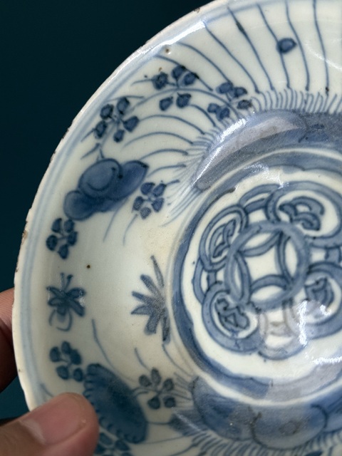 古玩陶瓷青花盤真品鑒賞圖