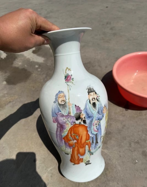 古玩陶瓷人物紋粉彩觀音瓶真品鑒賞圖