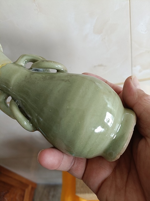 古玩陶瓷館藏級精品宋末元初龍泉青瓷雙耳瓶拍賣，當前價格9800元