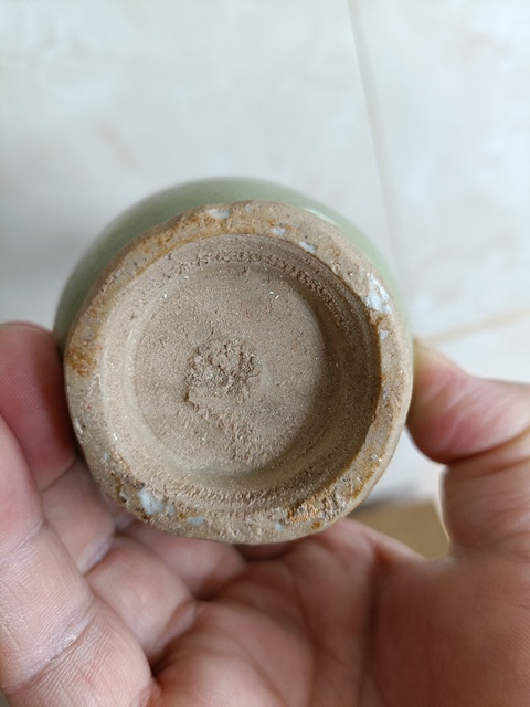 古玩陶瓷館藏級精品宋末元初龍泉青瓷雙耳瓶拍賣，當前價格9800元