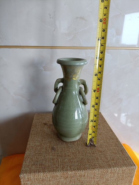 古玩陶瓷館藏級精品宋末元初龍泉青瓷雙耳瓶拍賣，當前價格9800元