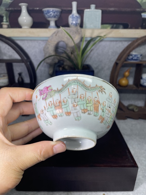 古玩陶瓷清晚·粉彩百子鬧春紋碗拍賣,當前價格10000元