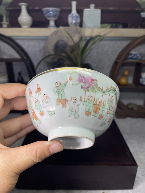 古玩陶瓷清晚·粉彩百子鬧春紋碗拍賣,當前價格10000元