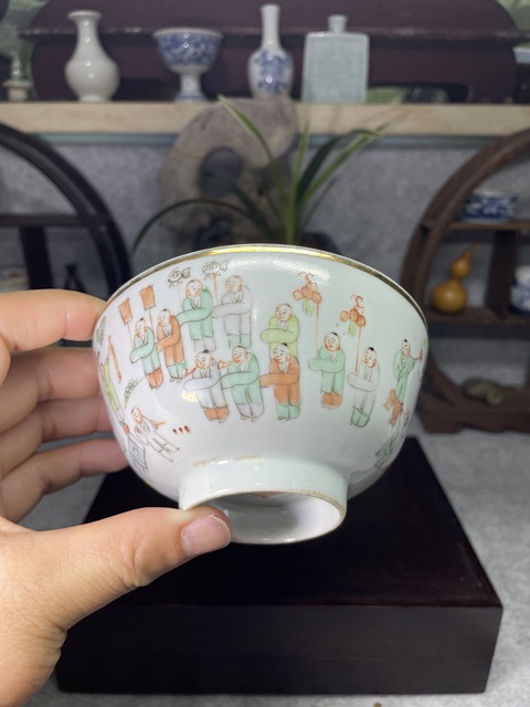 古玩陶瓷清晚·粉彩百子鬧春紋碗拍賣,當前價格10000元