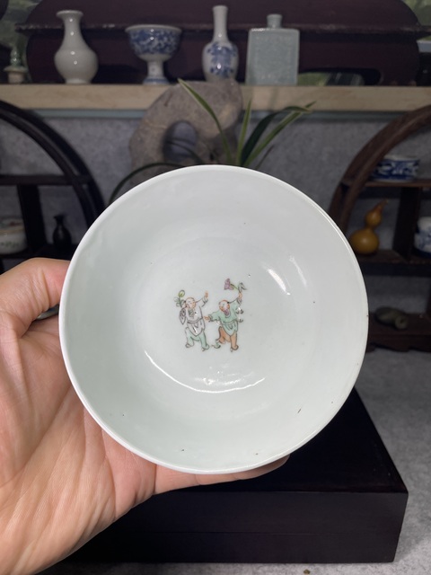 古玩陶瓷清晚·粉彩百子鬧春紋碗拍賣,當前價格10000元