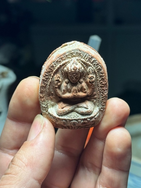 古玩雜項明早期.四臂觀音像擦擦拍賣,當(dāng)前價格0元