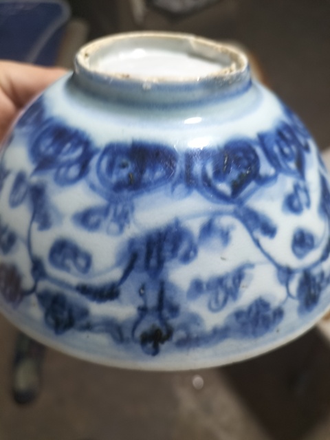 古玩陶瓷明中期 青花蓮?fù)邪藢毤y碗拍賣,當(dāng)前價格1600元