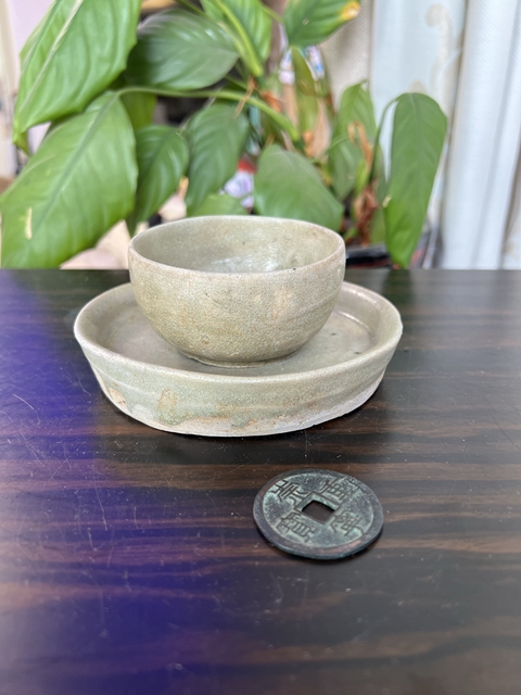 古玩陶瓷魏晉南北朝越窯青瓷杯和托拍賣,當前價格8000元
