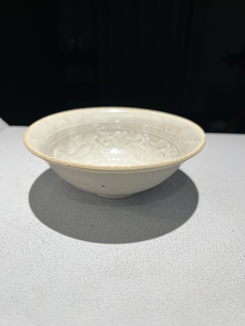 古玩陶瓷宋元·青白釉花卉紋碗真品鑒賞圖
