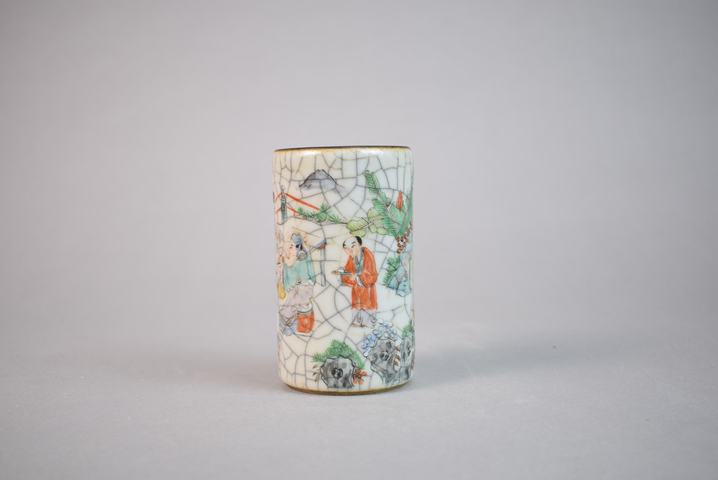 古玩陶瓷清晚期五彩人物紋筆筒拍賣(mài)，當(dāng)前價(jià)格1596元