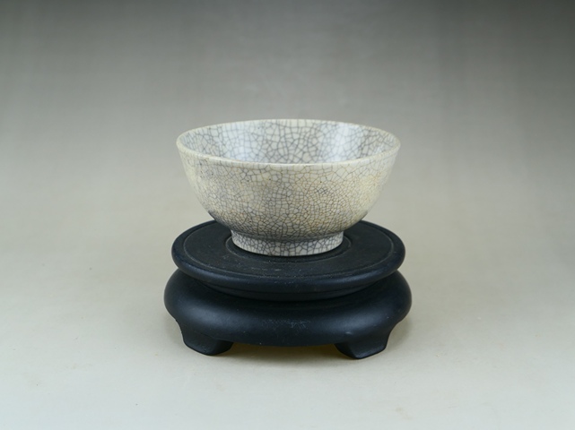 古玩陶瓷清晚期.哥釉茶碗拍賣，當前價格288元