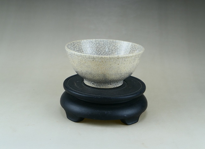 古玩陶瓷清晚期.哥釉茶碗拍賣，當前價格288元