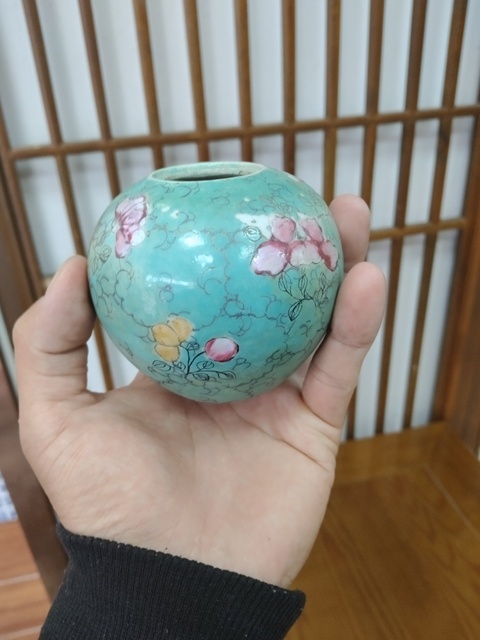 古玩陶瓷松石綠粉彩花卉紋罐拍賣,當前價格3000元