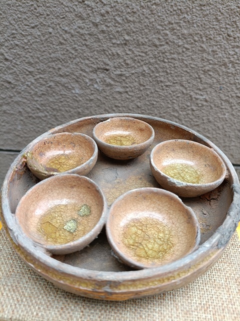 古玩陶瓷館藏級唐代洪州窯五子杯盤拍賣,當前價格1980元