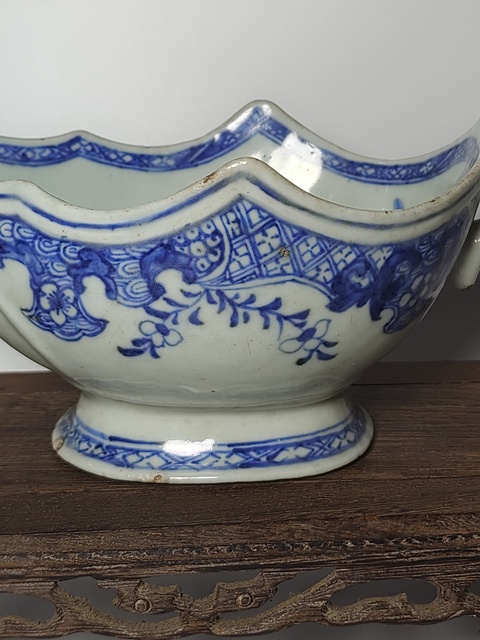 古玩陶瓷乾隆青花山水紋奶壺拍賣，當(dāng)前價格980元