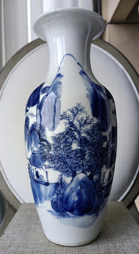 古玩陶瓷青花山水紋觀音瓶真品鑒賞圖