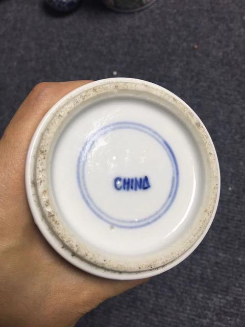 古玩陶瓷青花留白冰梅紋觀音瓶真品鑒賞圖