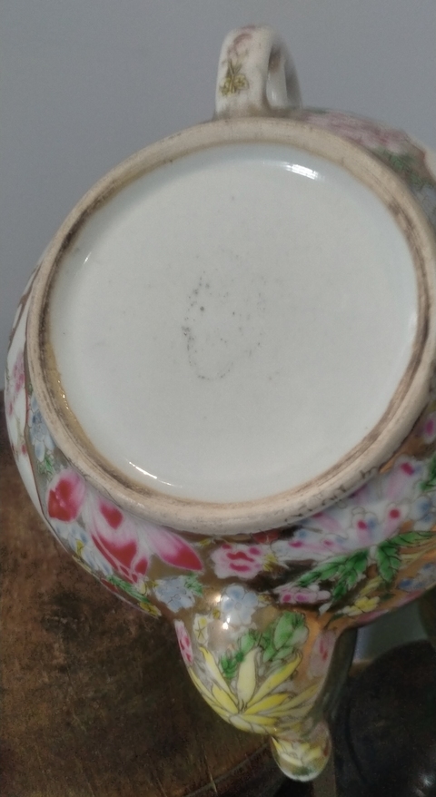 古玩陶瓷粉彩童子捧壽圖茶壺真品鑒賞圖