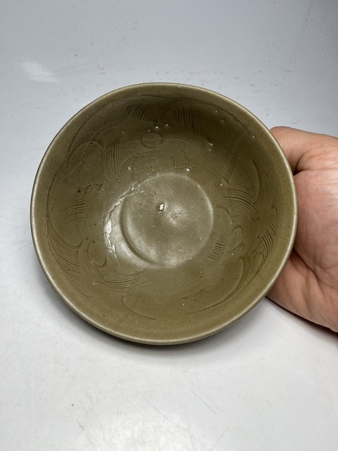 古玩陶瓷(宋代)青釉刻花茶碗(有不錯的收藏價)拍賣,當前價格0元