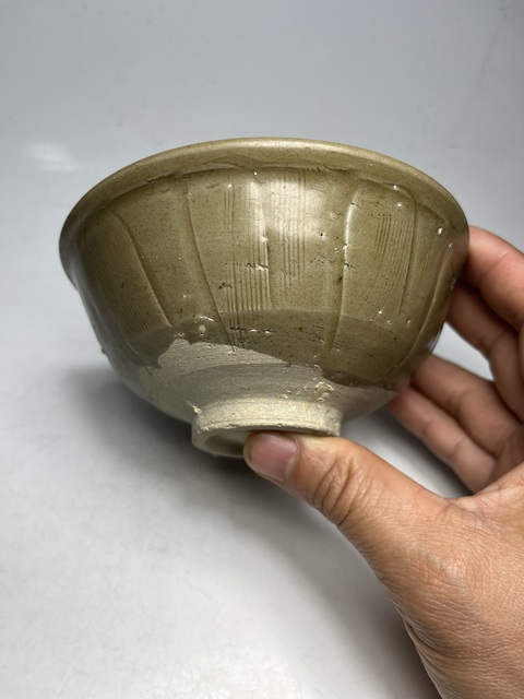 古玩陶瓷(宋代)青釉刻花茶碗(有不錯的收藏價)拍賣,當前價格0元