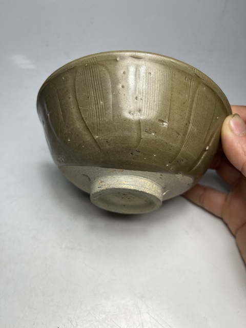 古玩陶瓷(宋代)青釉刻花茶碗(有不錯的收藏價)拍賣,當前價格0元