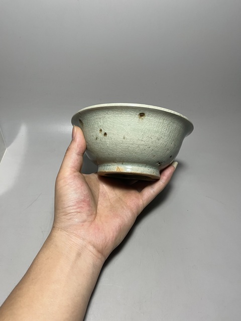 古玩陶瓷清代青釉折沿碗拍賣,當(dāng)前價格0元