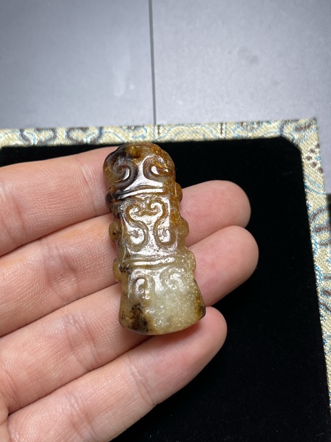 古玩玉器地方玉雕“斧形墜”真品鑒賞圖