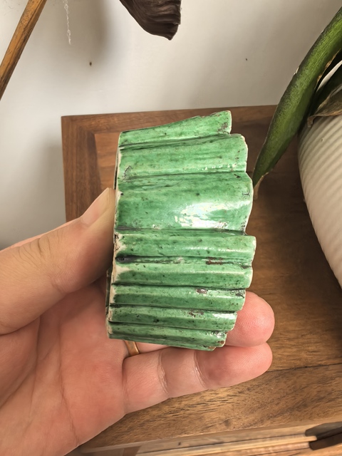 古玩陶瓷粉彩蝴蝶型筆插真品鑒賞圖