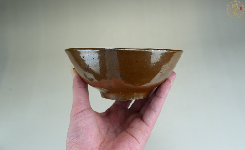 古玩陶瓷晚清磁州窯醬紅釉碗真品鑒賞圖