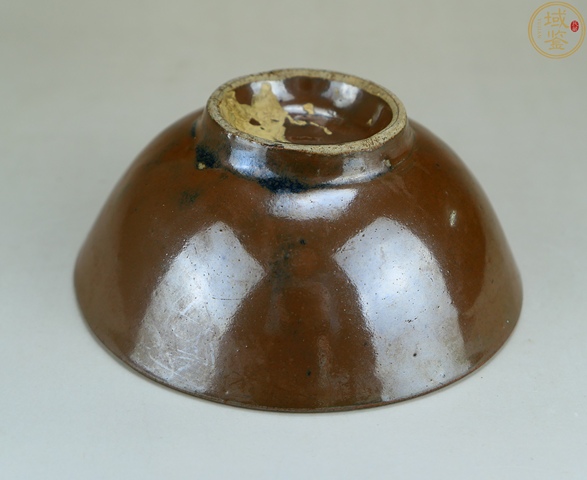 古玩陶瓷晚清磁州窯醬紅釉碗真品鑒賞圖