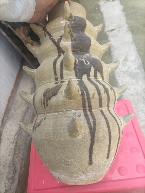 古玩陶瓷青釉褐彩多角罐拍賣,當前價格1600元