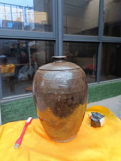 古玩陶瓷館藏級精品元末明初黑釉梅瓶(瓶中之王)拍賣，當前價格998元