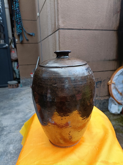 古玩陶瓷館藏級精品元末明初黑釉梅瓶(瓶中之王)拍賣，當前價格998元