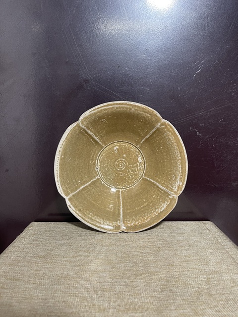 古玩陶瓷五代出筋碗拍賣,當(dāng)前價格4500元