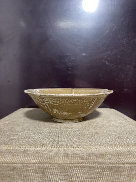古玩陶瓷五代出筋碗拍賣,當(dāng)前價格4500元