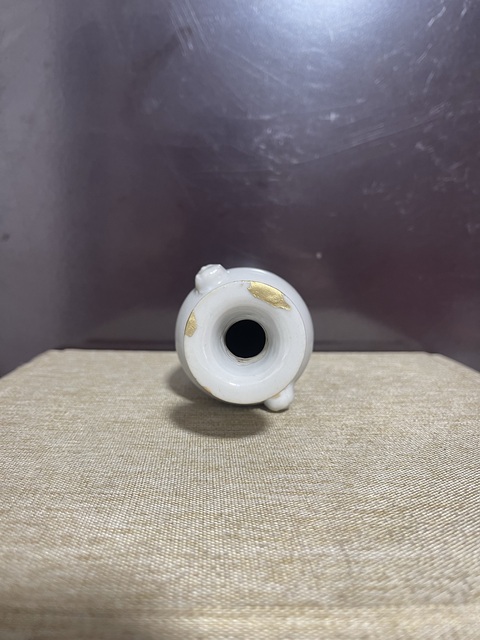 古玩陶瓷晚清白釉獅耳瓶拍賣，當前價格1080元