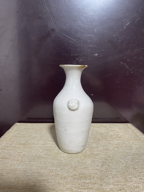 古玩陶瓷晚清白釉獅耳瓶拍賣，當前價格1080元