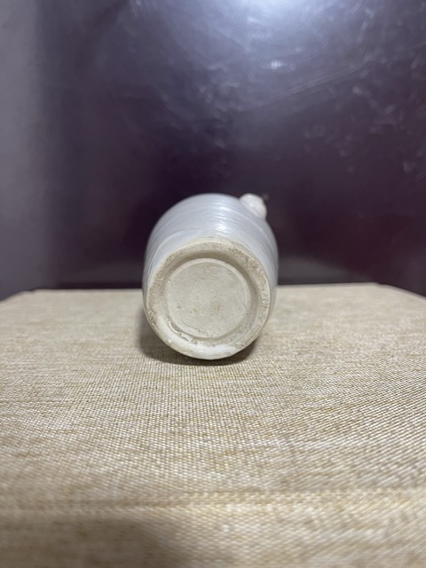 古玩陶瓷晚清白釉獅耳瓶拍賣，當前價格1080元