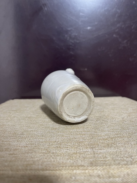 古玩陶瓷晚清白釉獅耳瓶拍賣，當前價格1080元