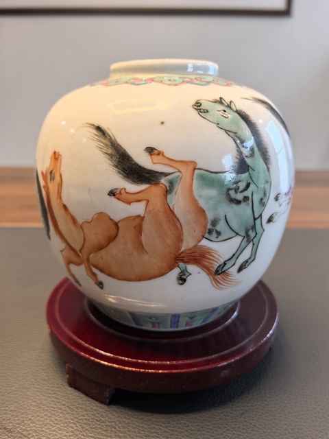 古玩陶瓷粉彩八駿圖茶葉罐拍賣，當前價格2500元