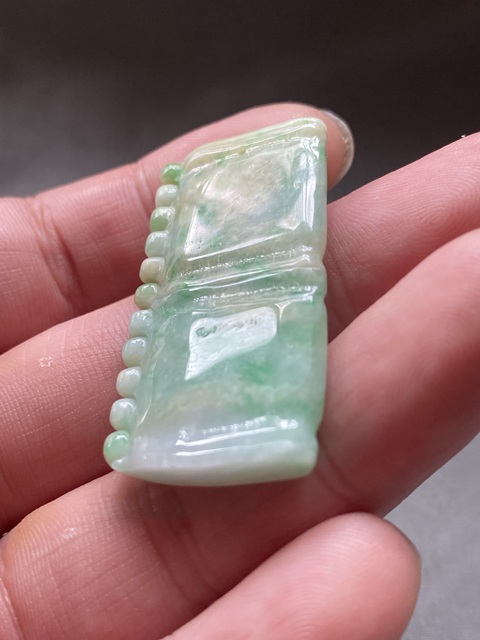 古玩玉器(一口價放漏)創匯期翡翠雕“節節高升”掛件拍賣,當前價格1500元