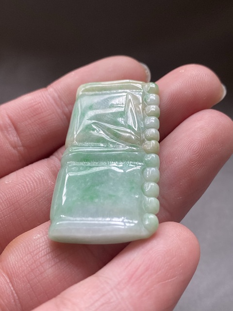 古玩玉器(一口價放漏)創匯期翡翠雕“節節高升”掛件拍賣,當前價格1500元