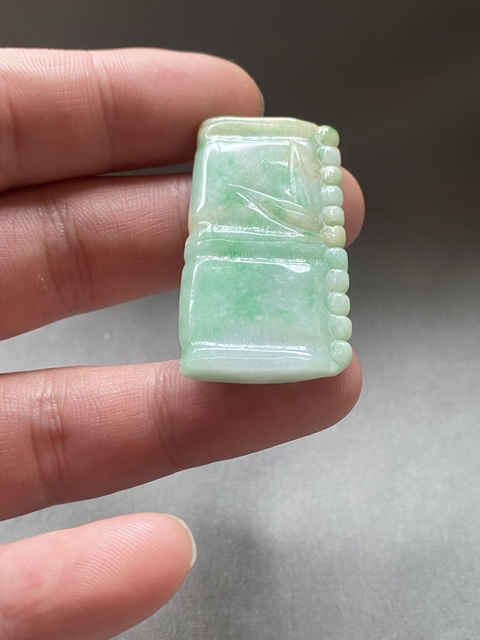 古玩玉器(一口價放漏)創匯期翡翠雕“節節高升”掛件拍賣,當前價格1500元