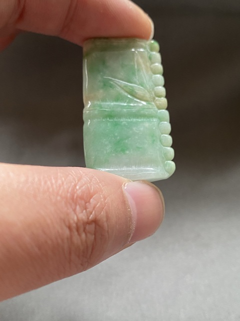 古玩玉器(一口價放漏)創匯期翡翠雕“節節高升”掛件拍賣,當前價格1500元