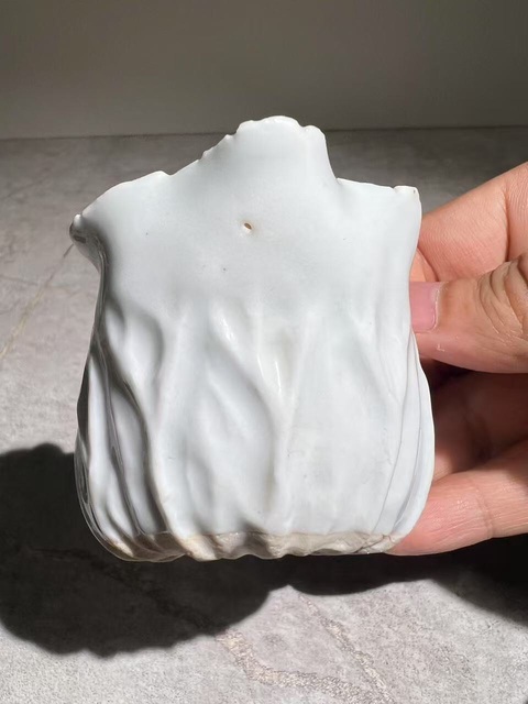 古玩陶瓷(清末民初)白釉荷葉青蛙紋杯(有很高藝術收藏價值小精品)拍賣,當前價格0元