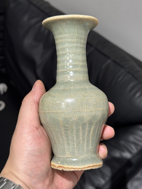古玩陶瓷龍泉青瓷撇口瓶拍賣，當前價格12000元