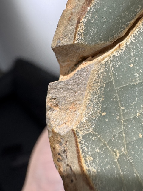 古玩陶瓷龍泉青瓷撇口瓶拍賣，當前價格12000元