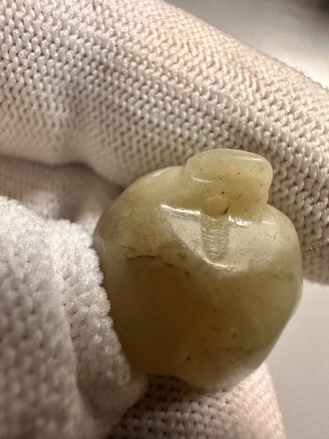 古玩玉器和田玉蓮花扣拍賣,當前價格100元