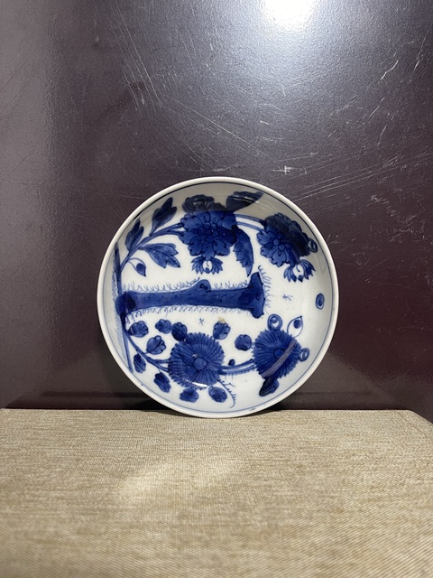 古玩陶瓷清,青花洞石花卉紋盤拍賣,當前價格1500元